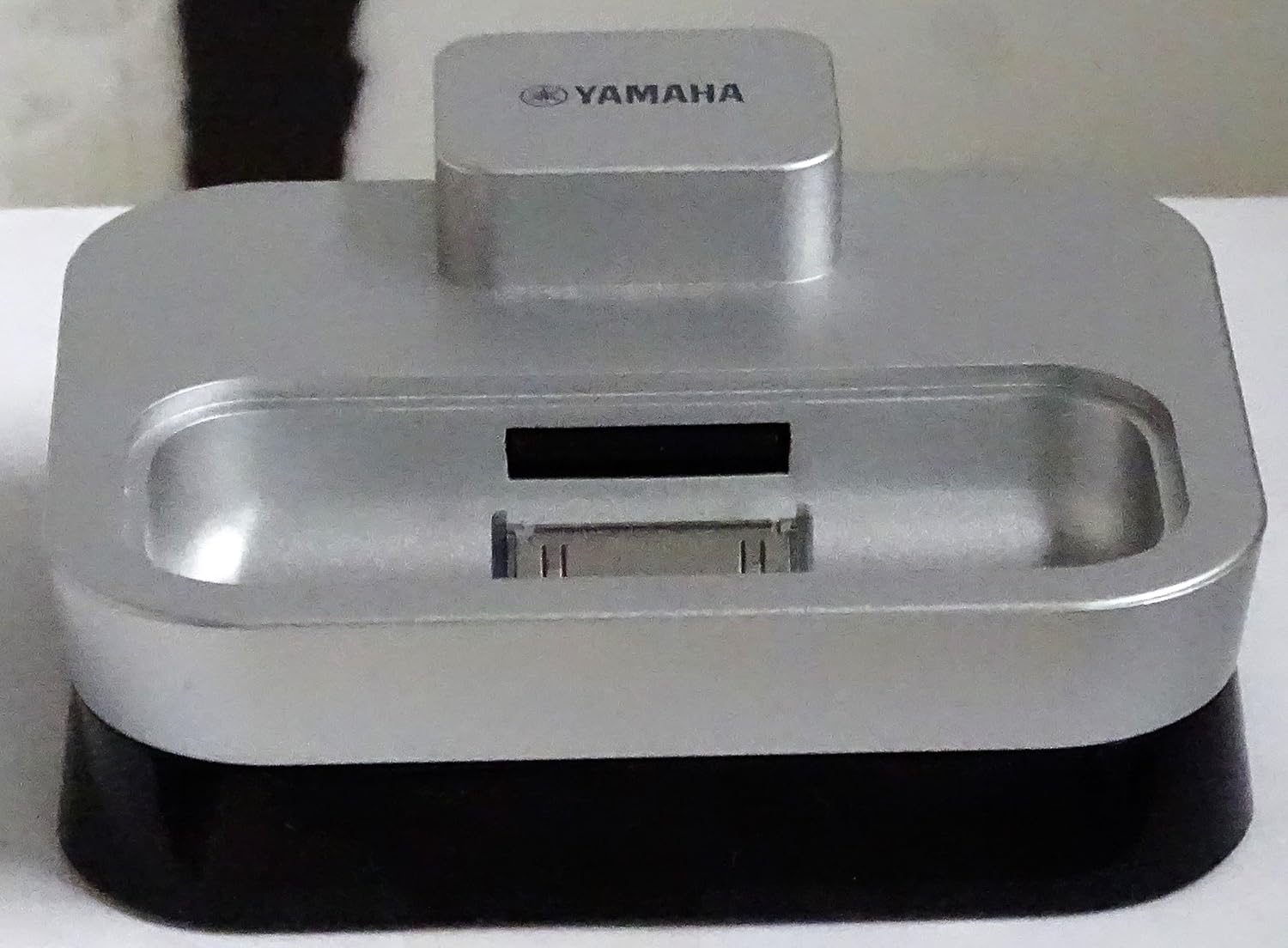 Yamaha YDS-10 Universal iPod Dock for Select Yamaha Home Theater Receivers