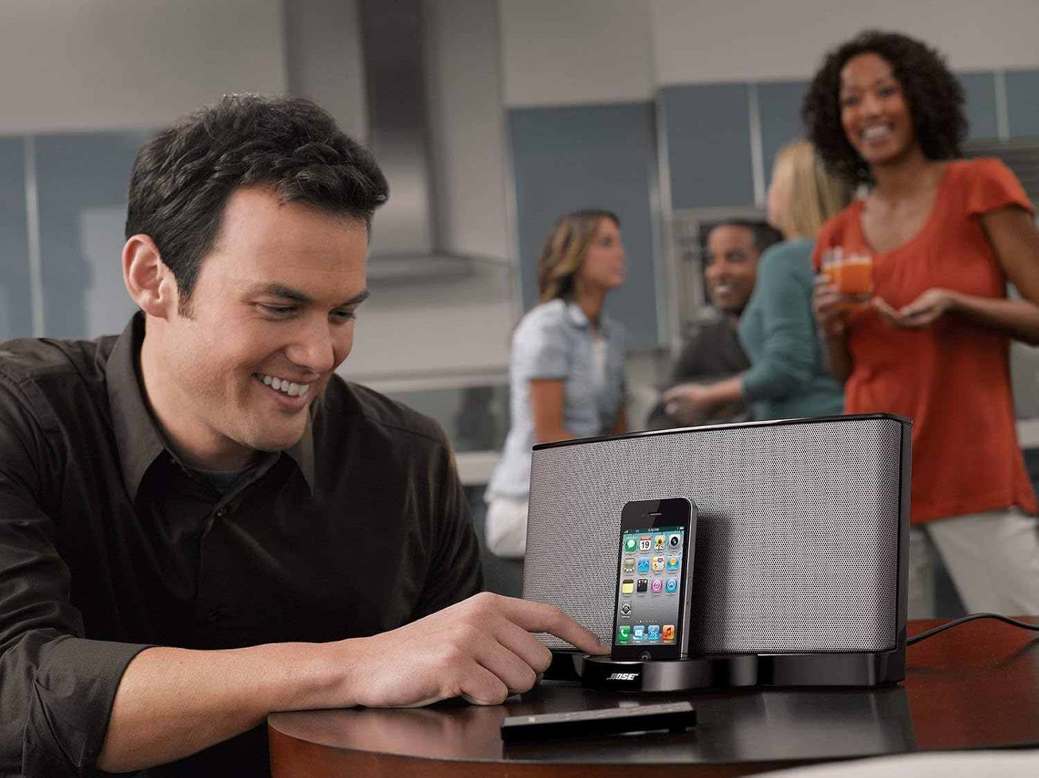 Bose SoundDock Series II 30-Pin iPod/iPhone Speaker Dock (Black) (Renewed)