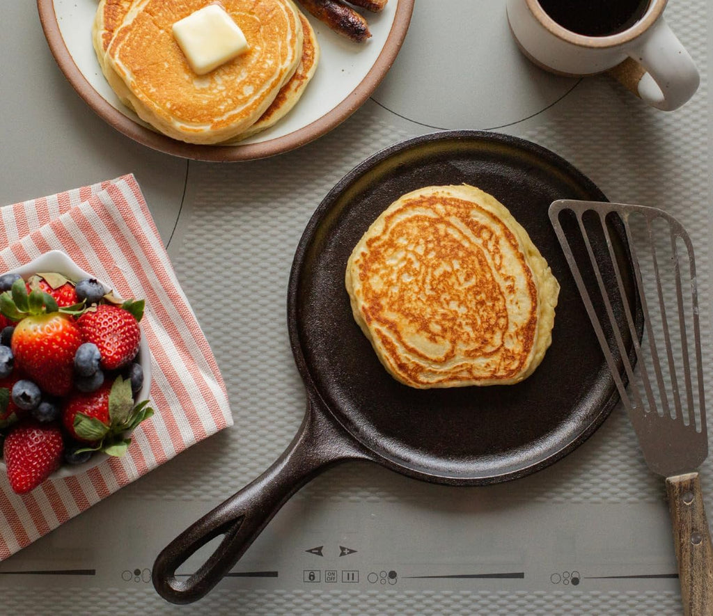 Lodge Cast Iron Set - 5-Piece Set - Pre-Seasoned Kitchen Set - Skillets, Griddle & Dutch Oven Included - PFAS-Free Non-Toxic Cookware
