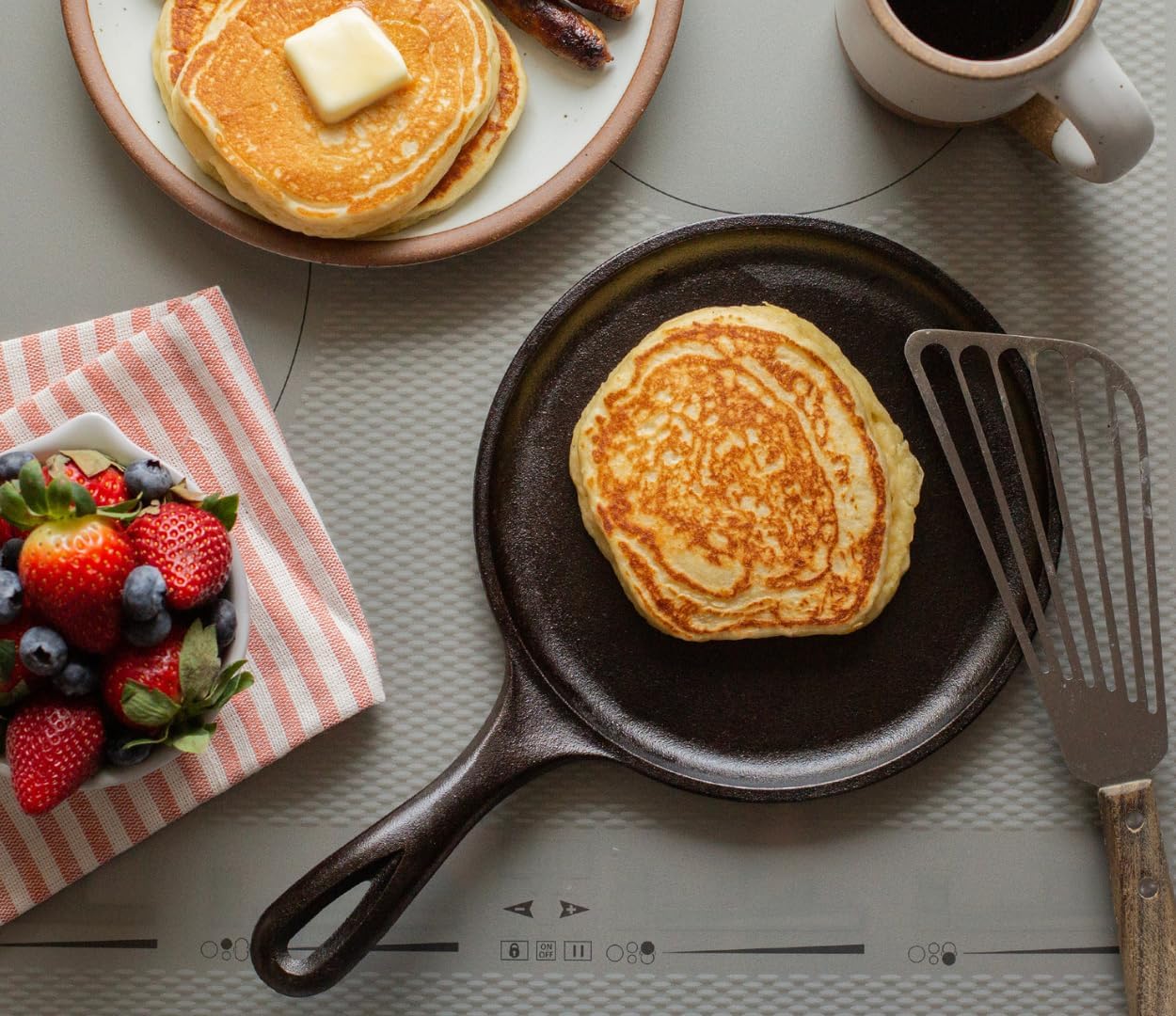 Lodge Cast Iron Set - 5-Piece Set - Pre-Seasoned Kitchen Set - Skillets, Griddle & Dutch Oven Included - PFAS-Free Non-Toxic Cookware