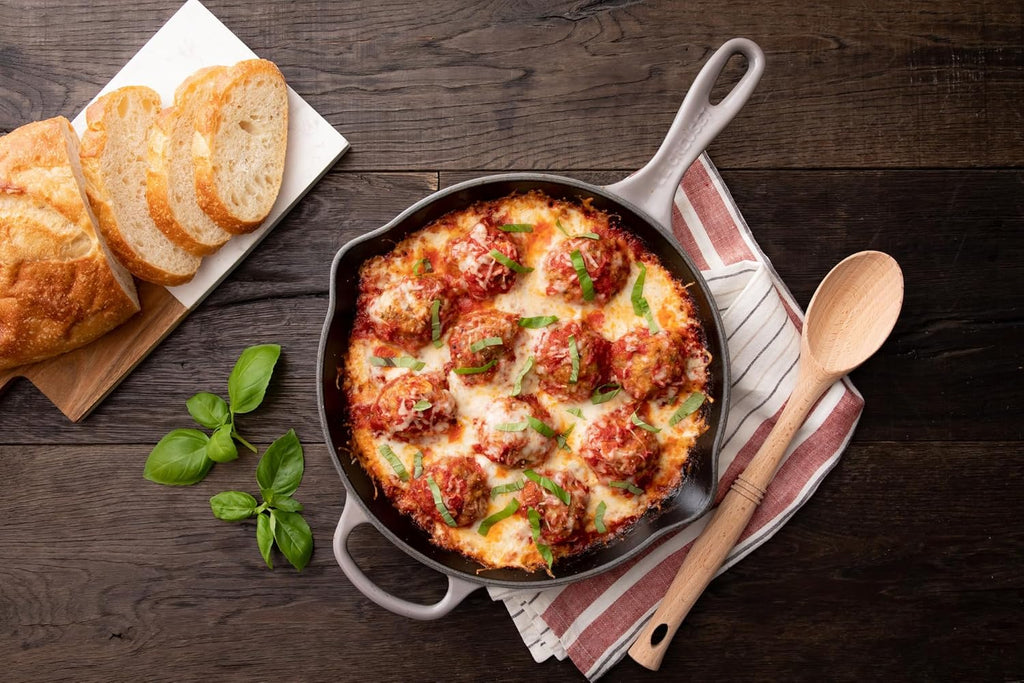 Le Creuset Enameled Cast Iron Signature Iron Handle Skillet, 10.25", Oyster
